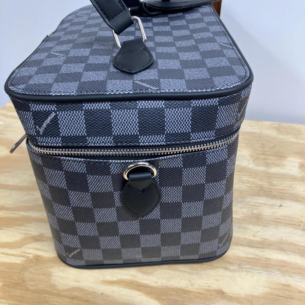 Journeyman Signature Checkered Gray Canvas Luggage Travel Makeup & Bathroom Bag - Picture 12 of 16